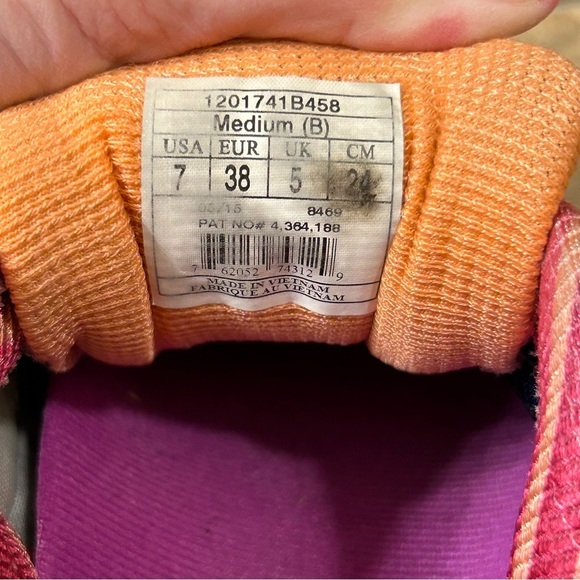 Brooks Adrenaline GTS 15 Women's Running Shoes Size 11 B Black/Purple/Orange - Picture 10 of 10